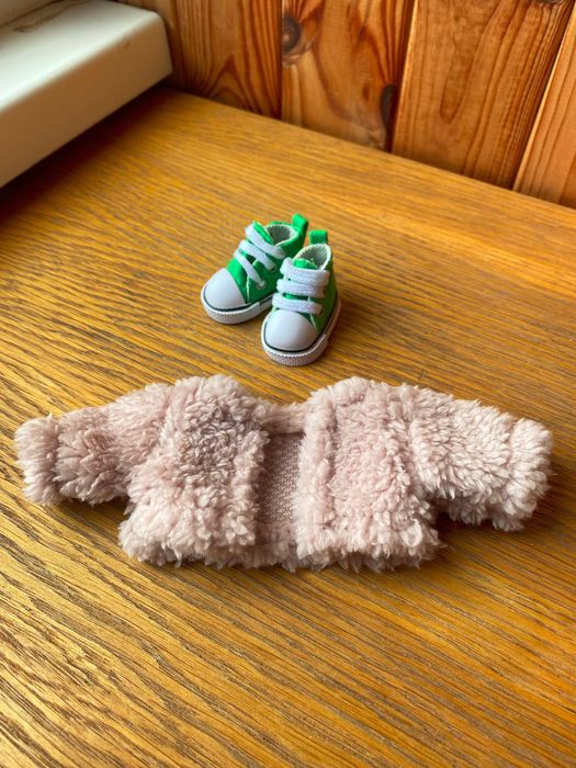 Пушистый жакет, купальник и кедики куклам Paola Reina ростом 32 см.