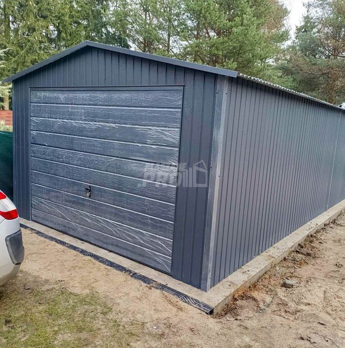 Garaż blaszany 4x9m Brama uchylna antracyt - dach dwuspadowy GP521
