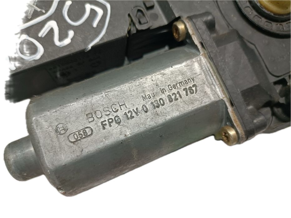 Motor vidro trás esquerdo AUDI A4 (8E2, B6)