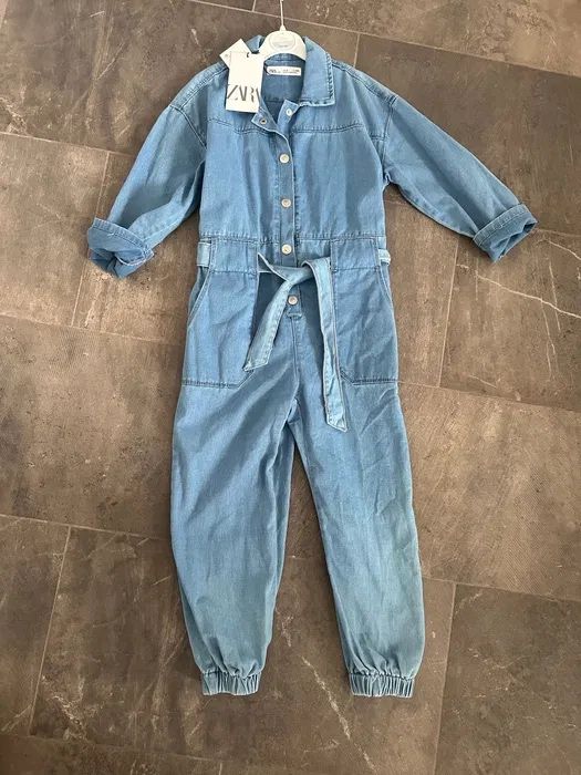 Zara.Джинсовий комбінезон на 10 років