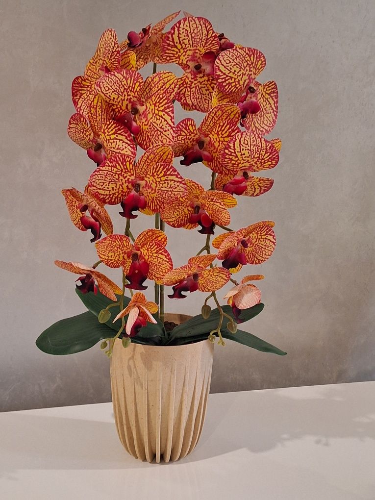 Орхідея з латексу яка цвіте цілий рік