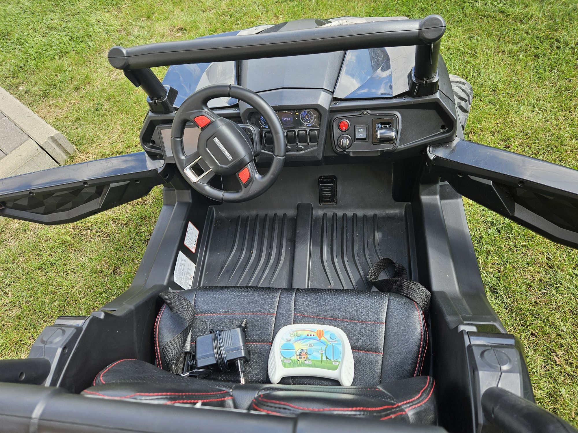 Buggy, samochód elektryczny 4x4 2 os.