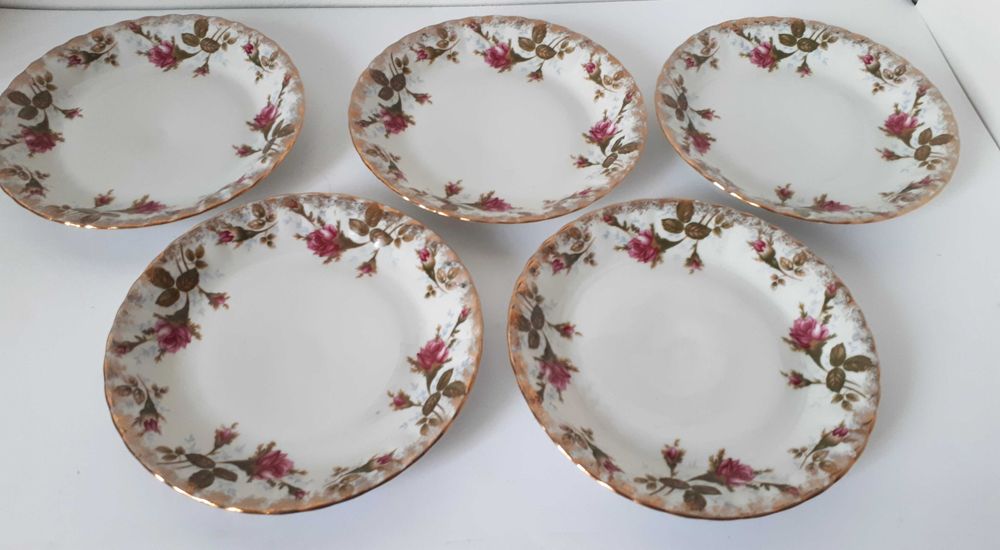 talerze deserowe porcelana Chodzież Iwona z różami talerzyki