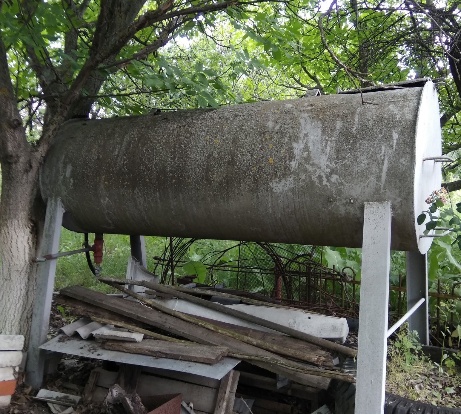 Продам сталеву ємність для води для дачі або приватного сектору.