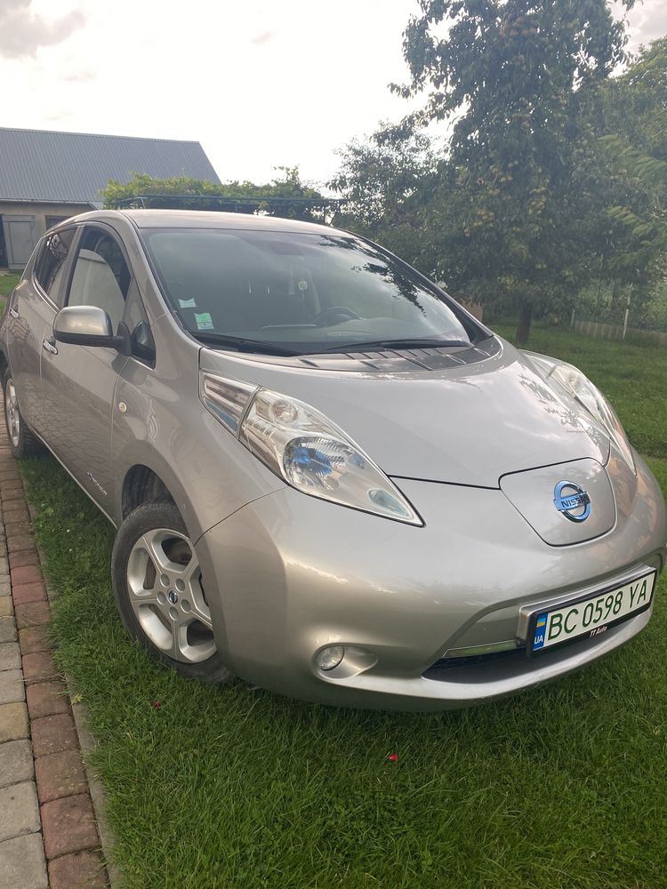 Nisan Leaf (2014р)