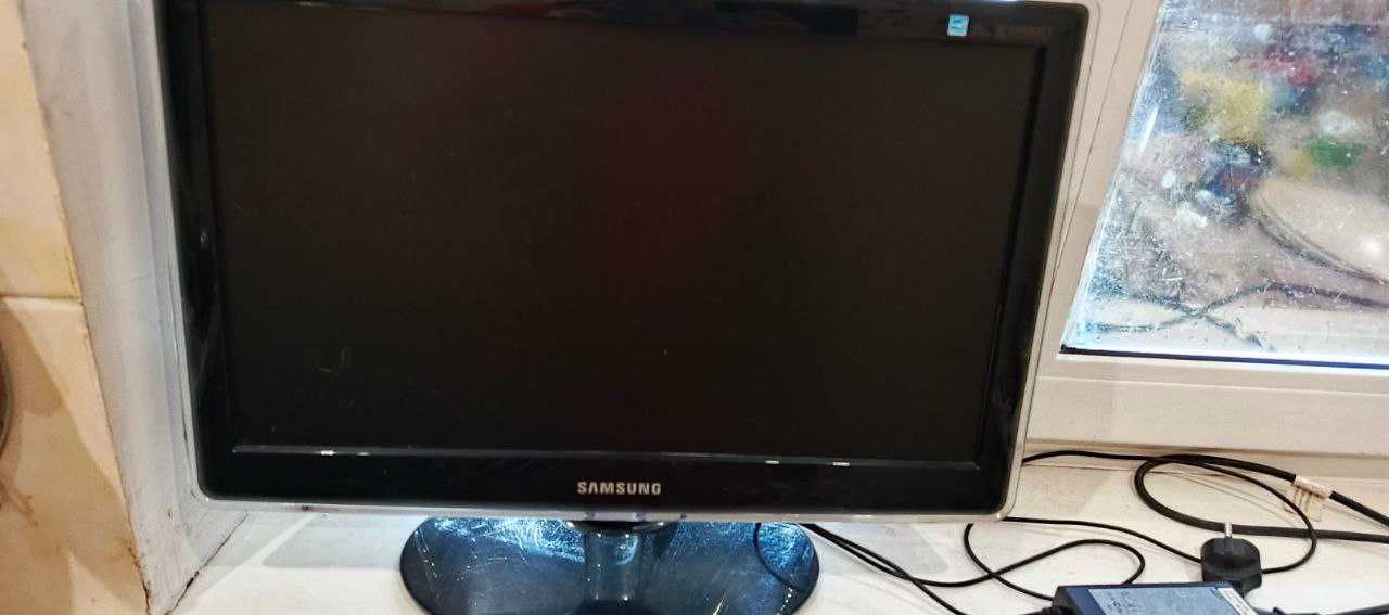 Монитор 20" Samsung P2070