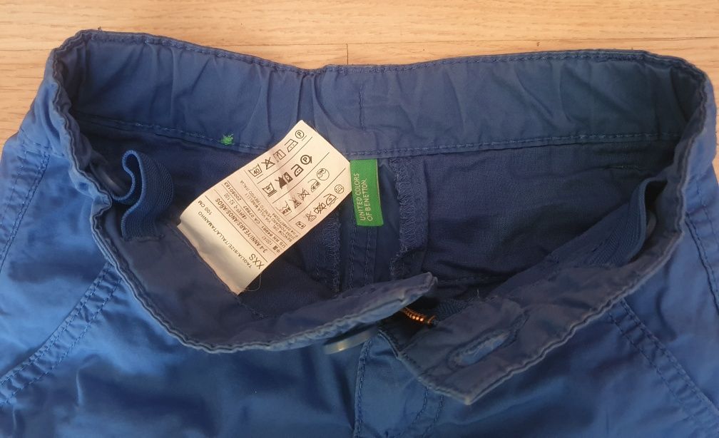 Spodenki typu chinos marki United Colors of Benetton (98-104cm)