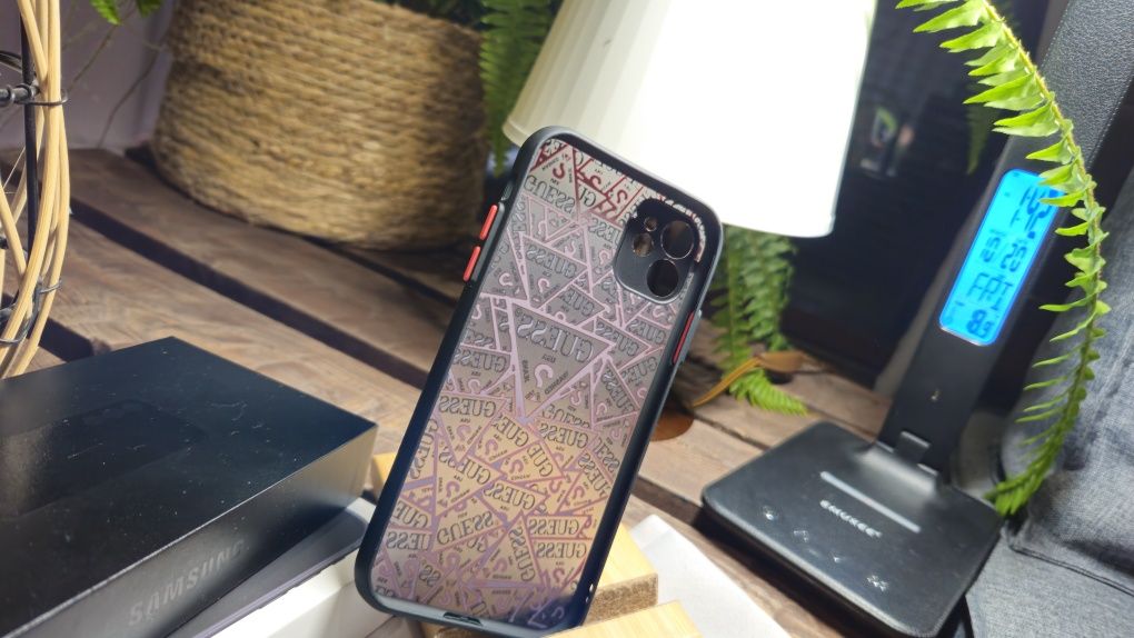 Etui Iphone 11 Guess Czerwone Promo Świąteczne