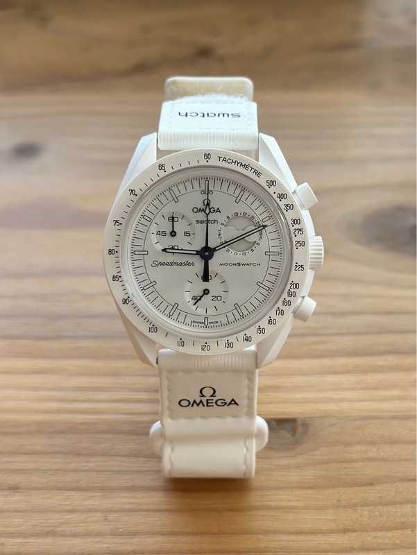 Omega x Swatch SO33W700 Snoopy - Biokeramika i wytrzymałość kosmiczna