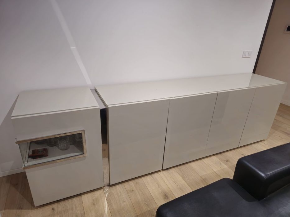 Aparador lacado cinza claro