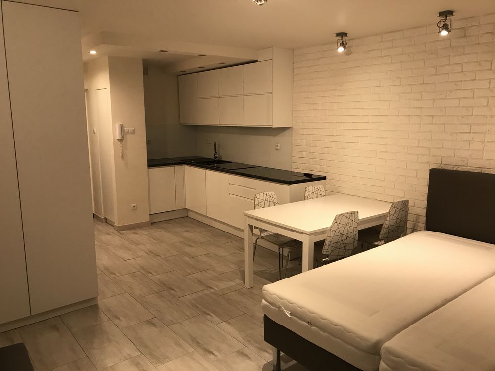 Wynajme kawalerke w samym centrum Warszawy ul.Bagno 5