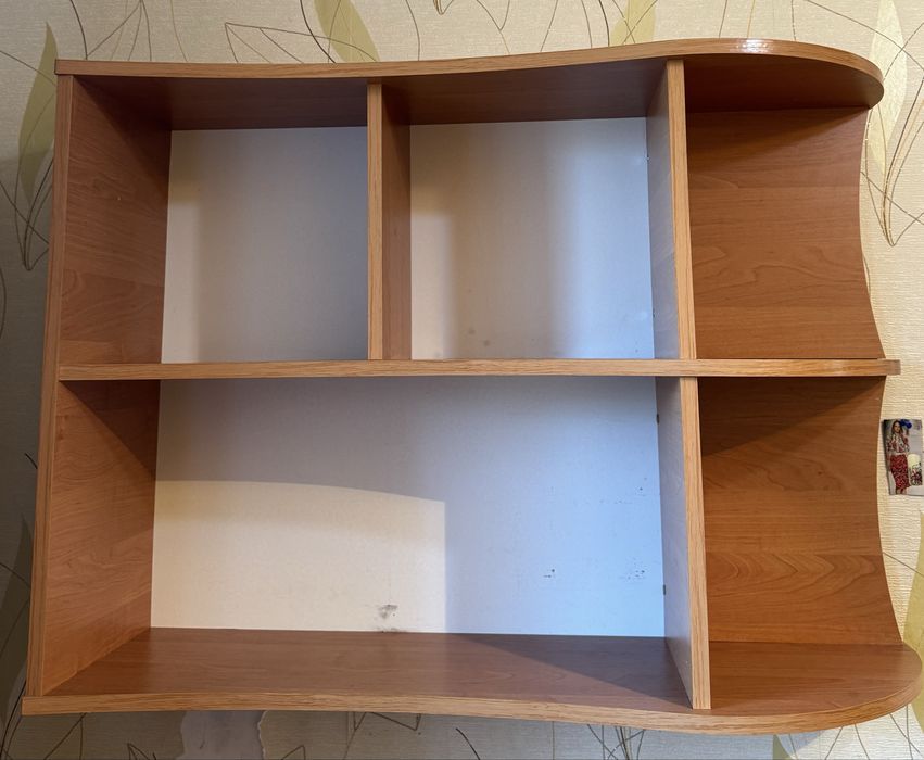 Продам книжную полку