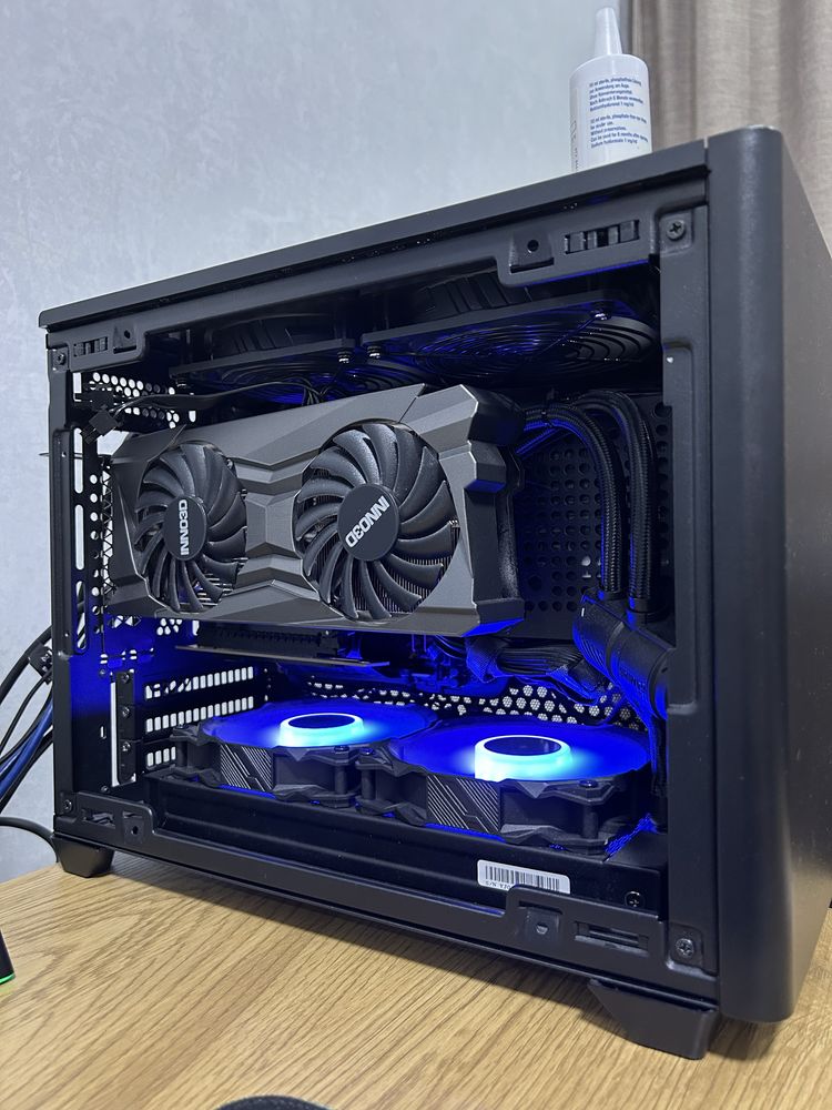 Продам корпус Cooler Master NR200P