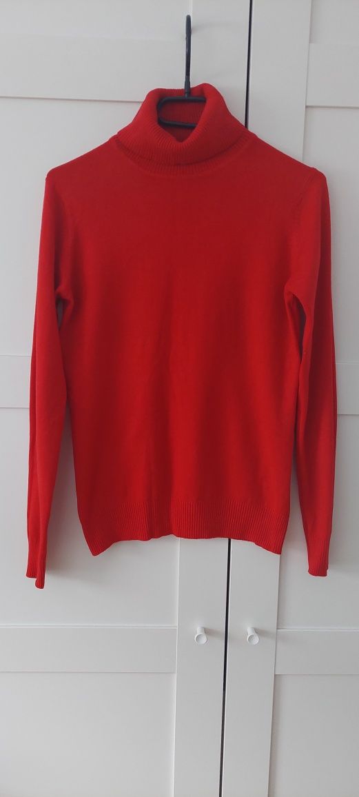 Klasyczny czerwony dopasowany golf sweterek M 38