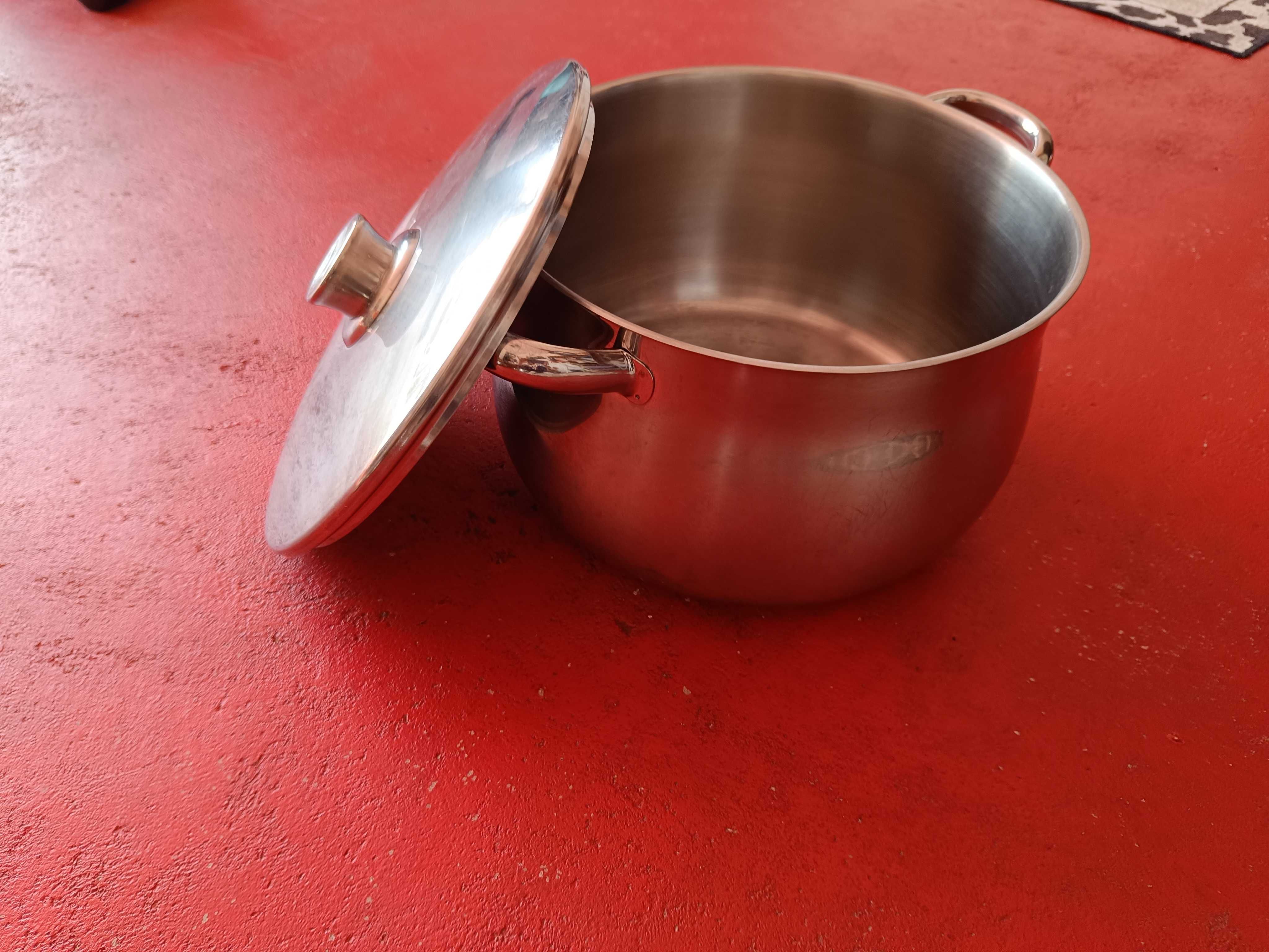 Panela inox diam. 24cm altura 15,5cn