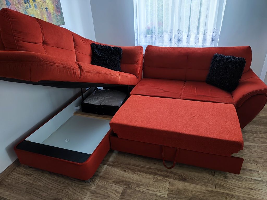 Kanapa narożna z  funkcją spania.
