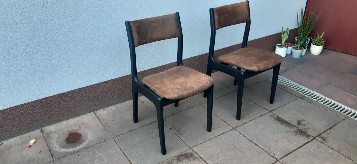 2 krzesła "Aster" po całkowitej renowacji.