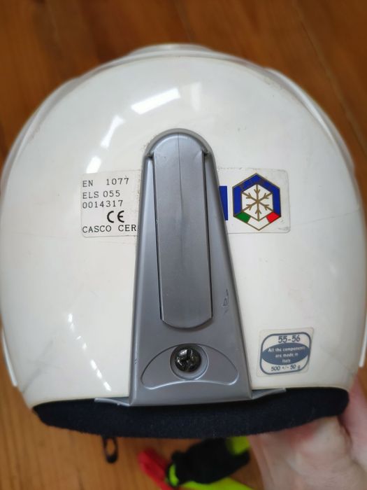 Дитячий шолом для зимових видів спорту