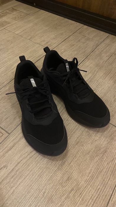 Кросівки 42 розмір в ідеальному стані