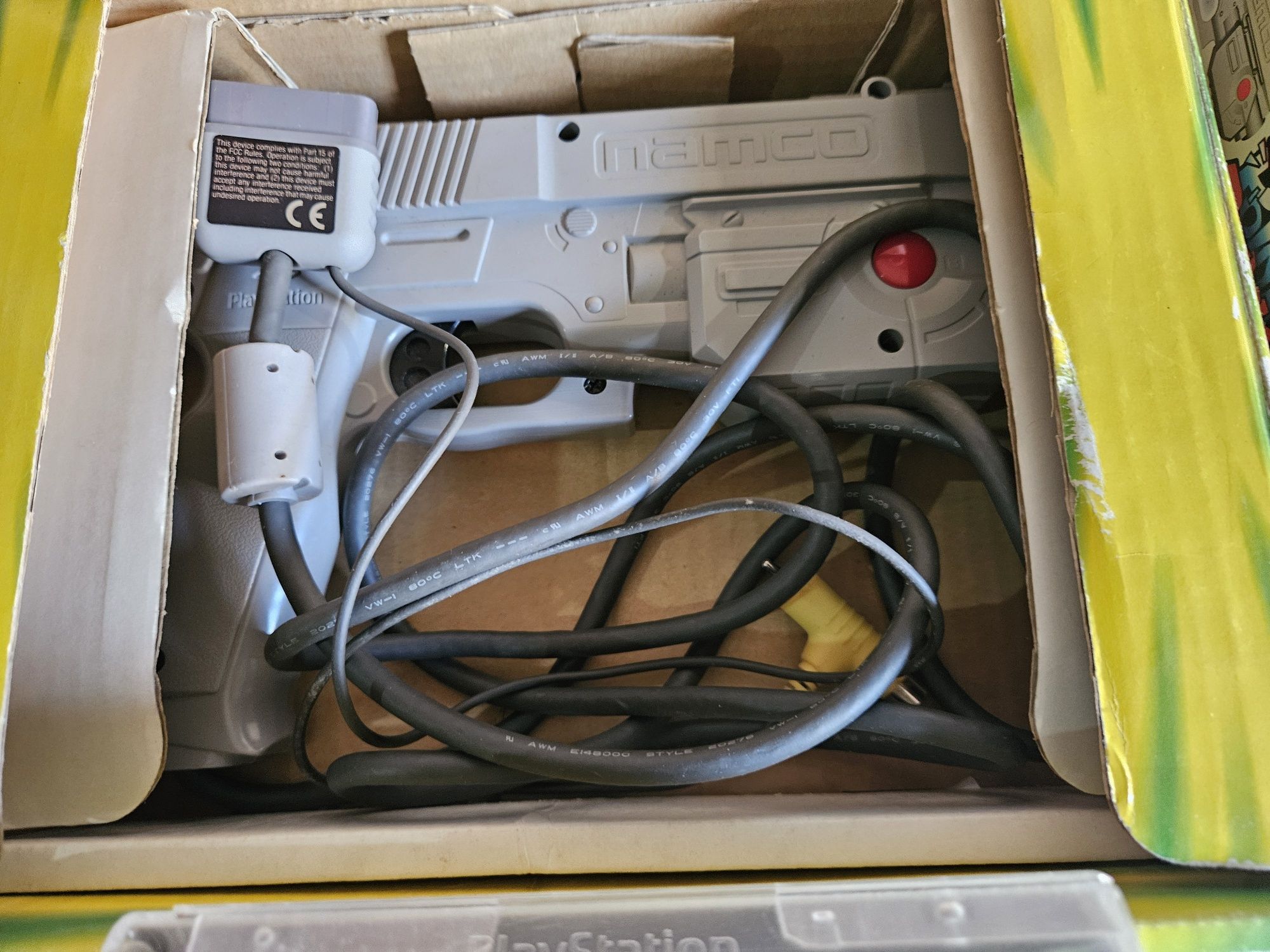 Conjunto ps1 com caixa