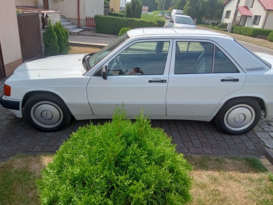 Śliczny Mercedes 190 D Dla Kolekcjonera 1 Właściciel 13 lat Garażowany