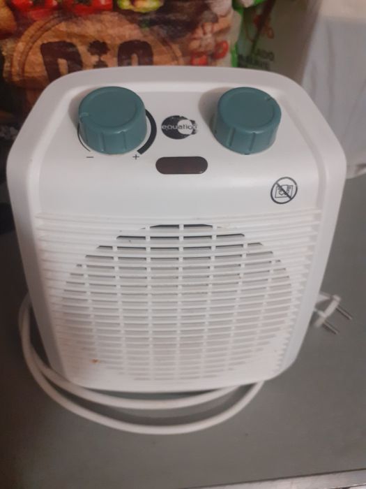 Radiador / aquecedor, em bom estado.