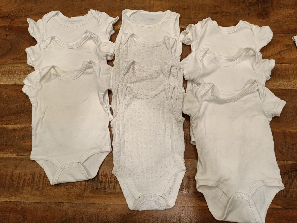 Białe body z krótkim rękawem i bez rękawów, ażurowe (10 szt.)