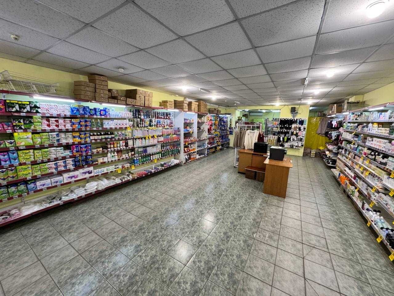 Пр.Миру торгове приміщення 252 кв.м. фасад ремонт гарне місце