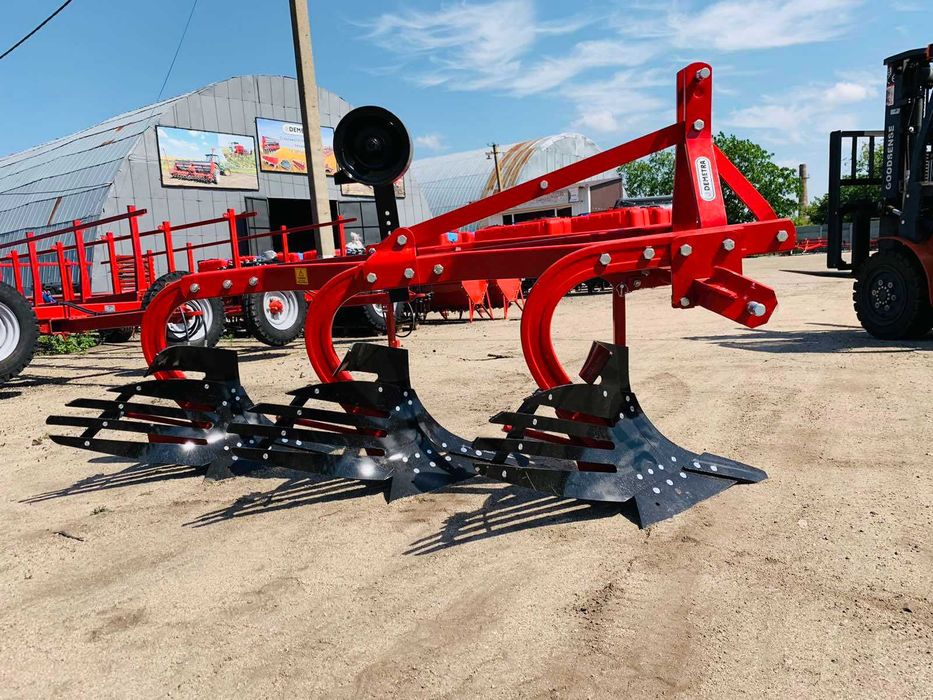 Плуг 3 корпуса ексцентричний UNLU Деметра перьевой отвал МТЗ 80 МТЗ 82