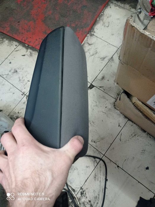 Audi a3 8l0 podłokietnik kompletny