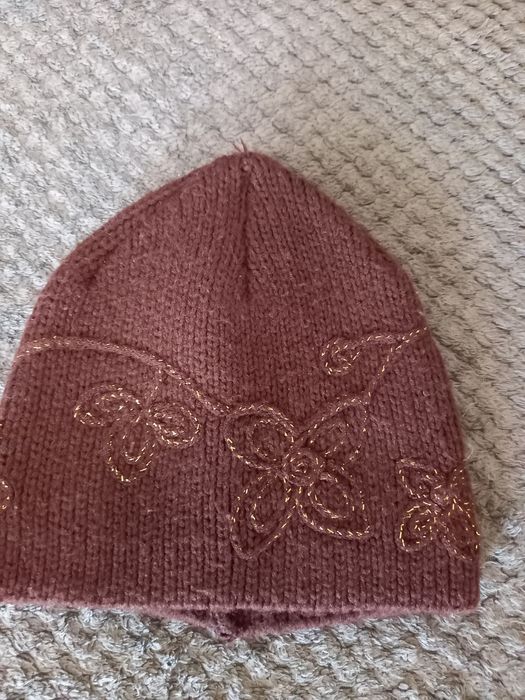 Czapki damskie jesienno zimowe 3 sztuki