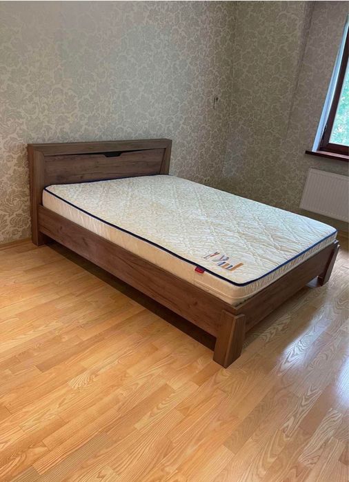 Ліжко 160х200, склад ліжок і матраців
