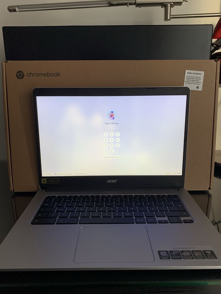 Chromebook praticamente novo com caixa ,comprado em dezembro de 2024