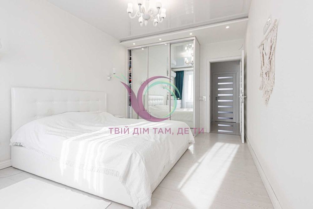 Продається 4-кімнатна квартира з ремонтом, Шевченківський район.