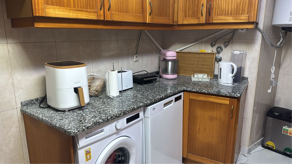 Vendo andar de moradia no gradil t3 transformado em t2 com suite priv