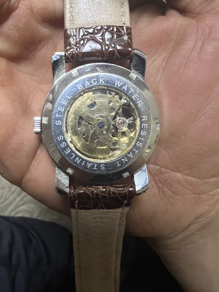 Продам часы omega