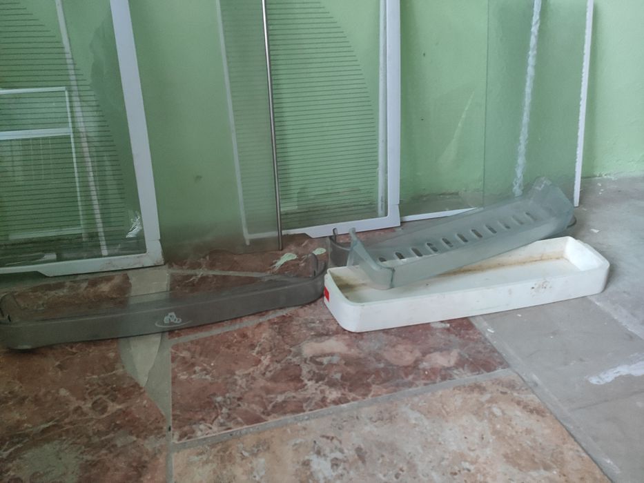 Полочки для холодильника (різні)