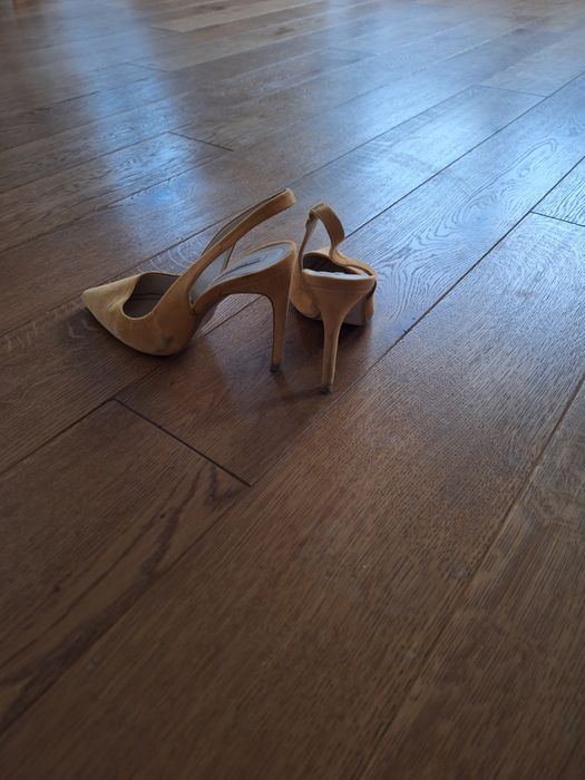 Buty damskie Zara i klapki Massino Dutti