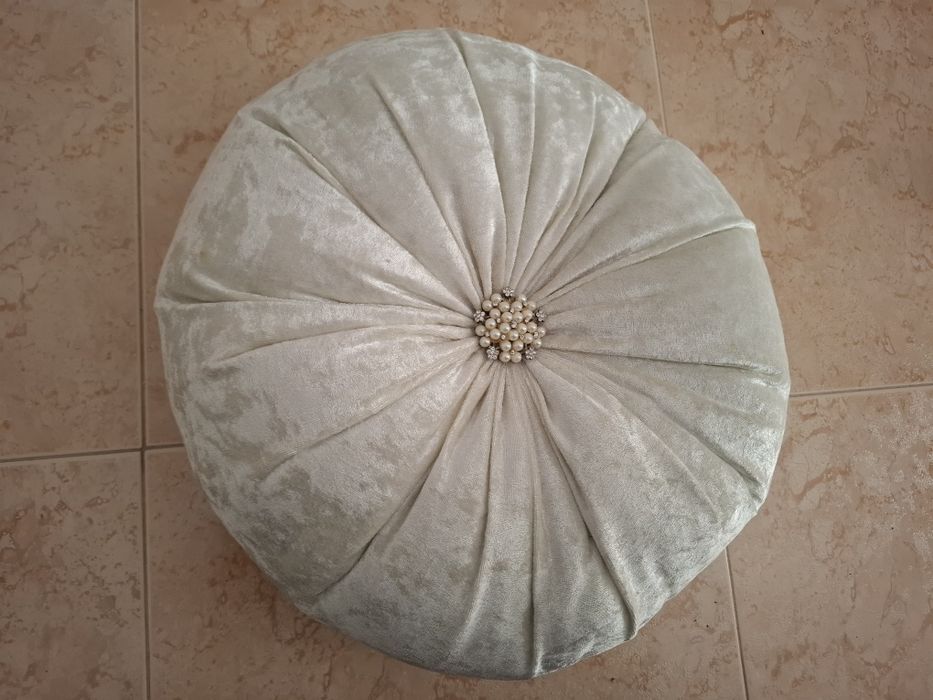Várias almofadas decorativas