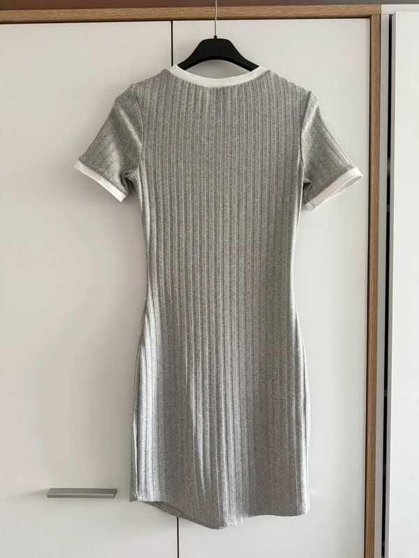 Sukienka obcisła w prążki H&M szara młodzieżowa na lato XS
