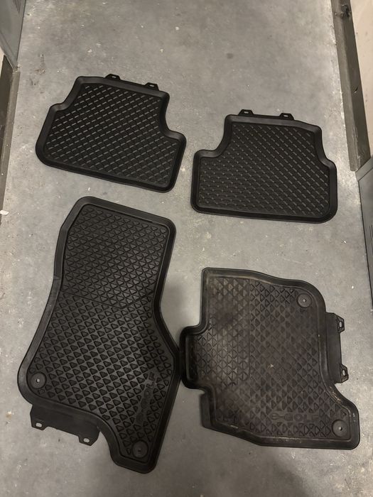 VOLKSWAGEN OE dywaniki gumowe komplet przód i tył e- golf 2015-19