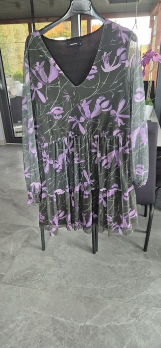 Sukienka z siateczki w kwiaty