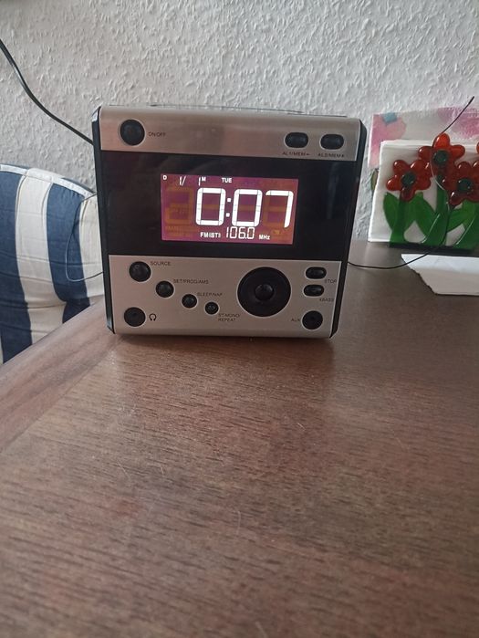 Продам радіо магнітолу