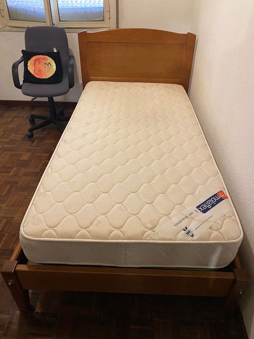 Cama de solteiro com colchão