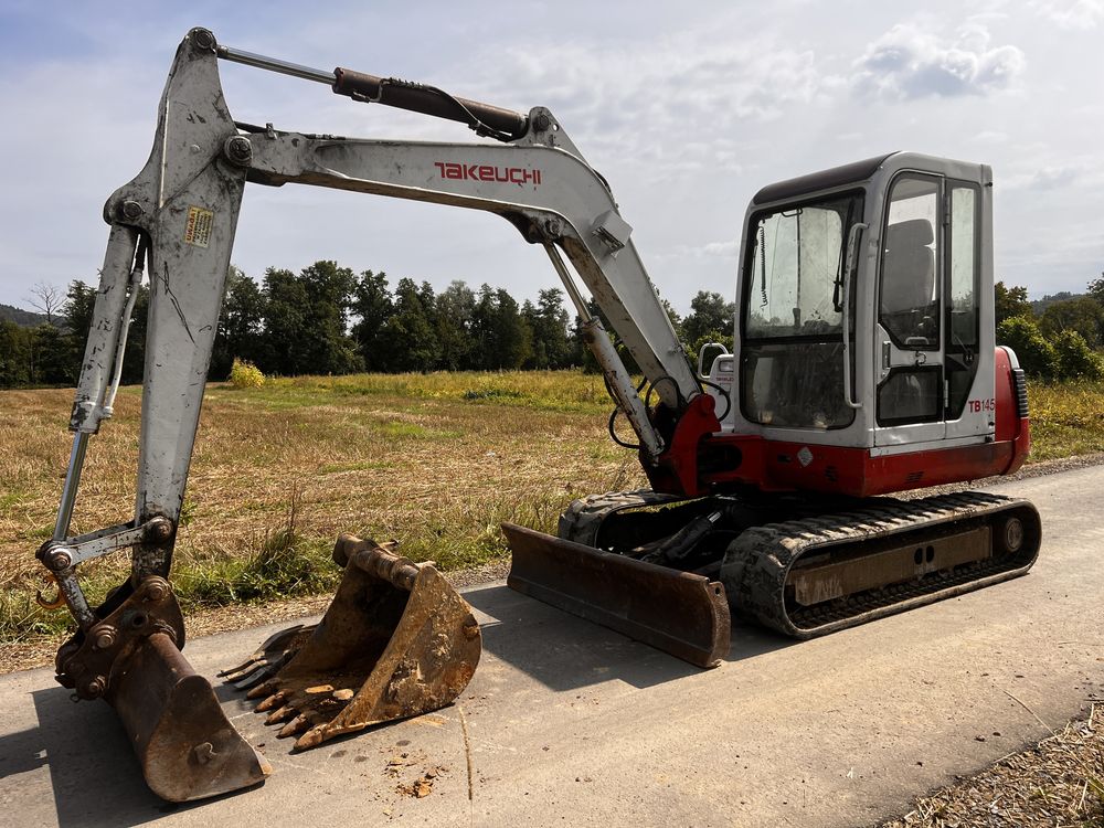 Takeuchi tb 145 minikoparka  5t rózne łyzki nie jcb cat neuson