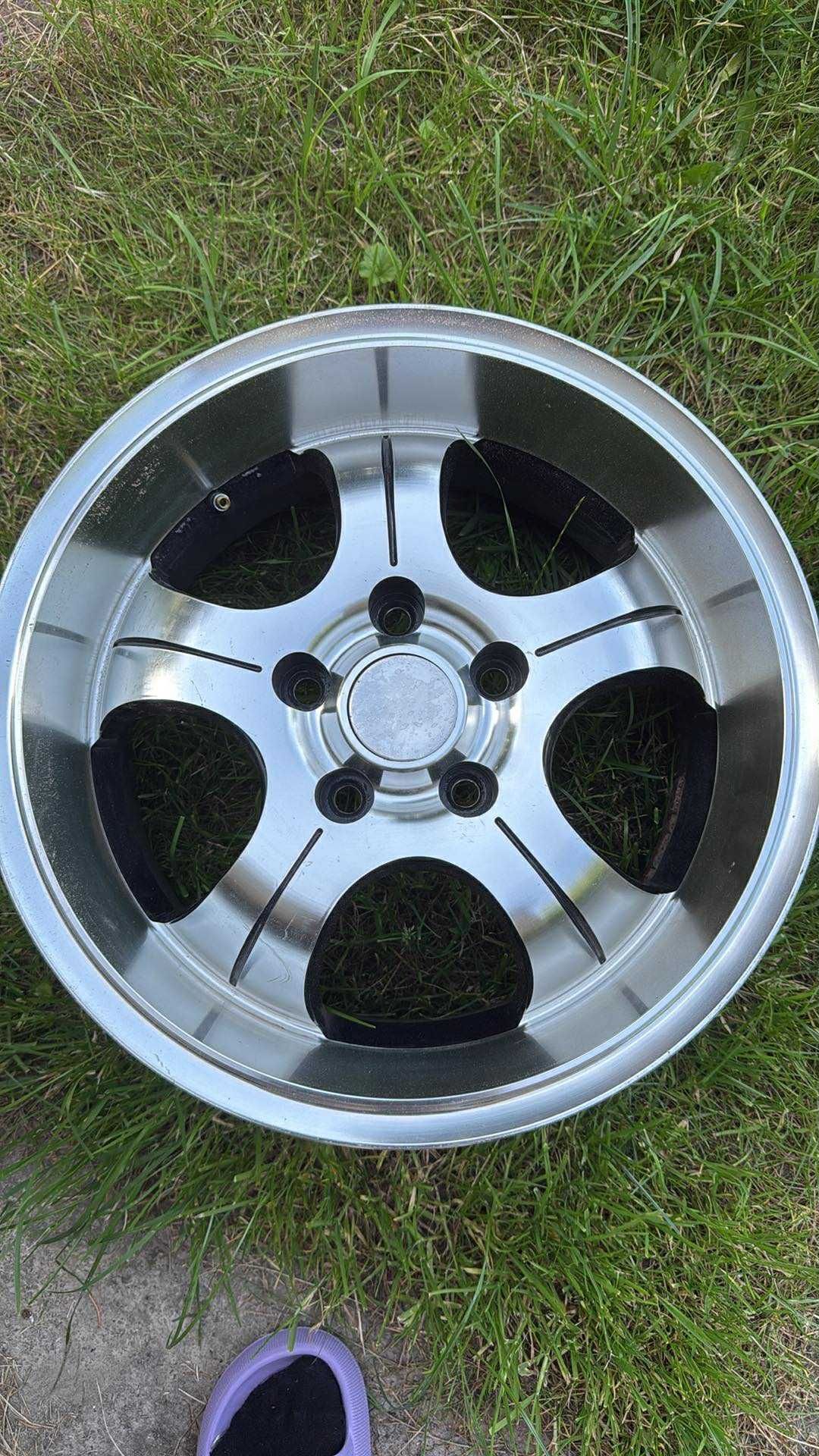 Felgi 16 z rantem 5x114.3