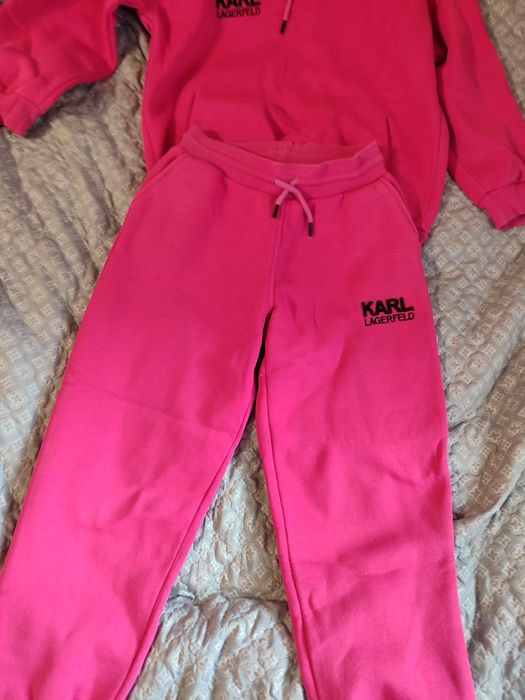 Продам женский спортивный костюм