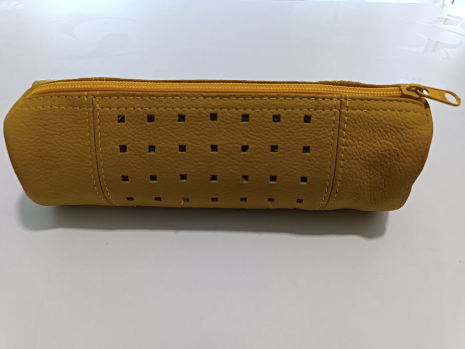 Piórnik, tuba na przybory szkolne