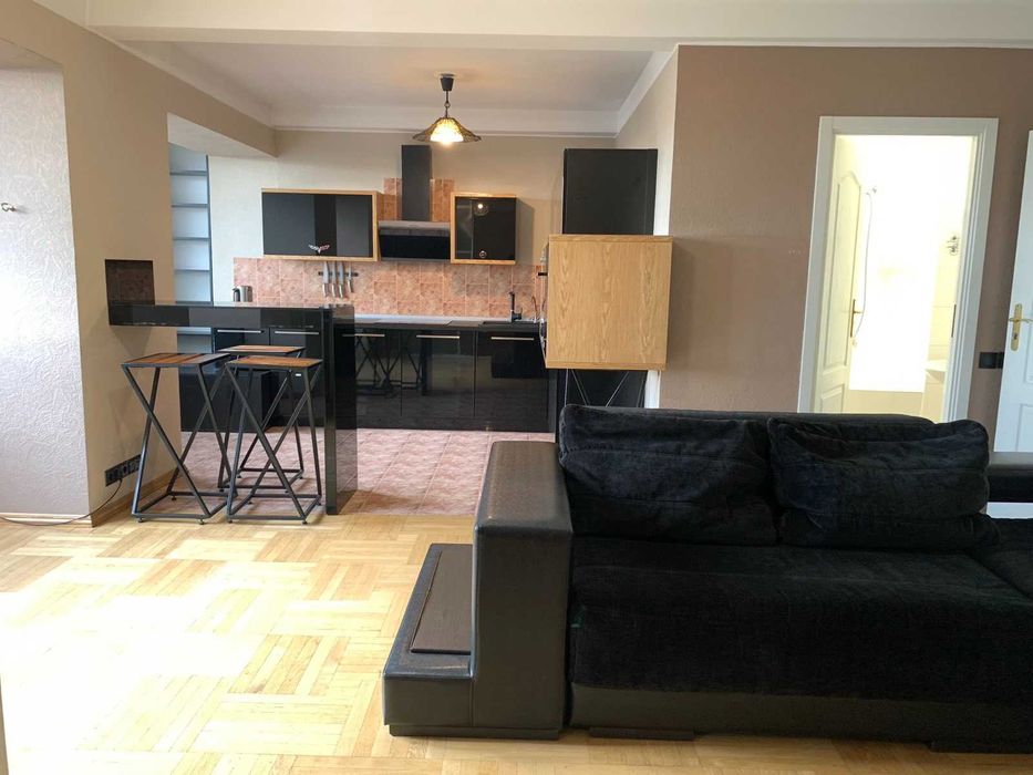 Двокімнатна квартира в центрі - завжди зі світлом !!!