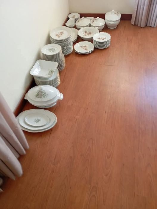 Vendo serviço da vitalerge muito bonito bom estado